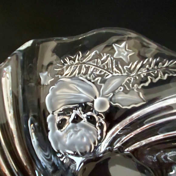 Large Ornate Clear Glass Candleholders 2 Swirls Leaves Berries Trinket Dish Bowl - Picture 8 of 8